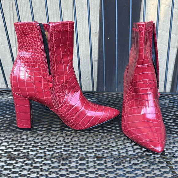 NWT. Catherine Malandrino Ankle Boots - Picture 15 of 17